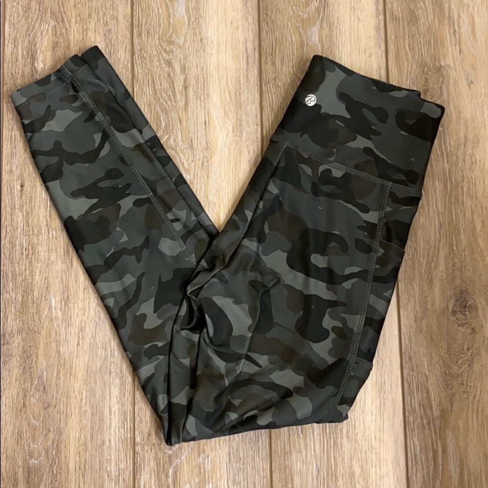 Camo leggings w/ pockets